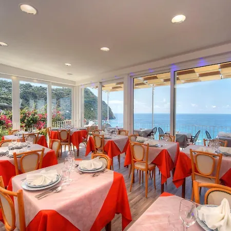 بيت ضيافة In Bb - Ischia-forio With A Breathtaking View, Above The Poseidon Gardens