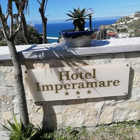 In Bb - Ischia-forio With A Breathtaking View, Above The Poseidon Gardens بيت ضيافة *